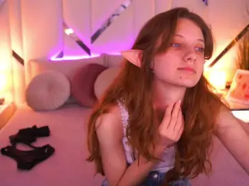 CuteeFoxy  live sex cam