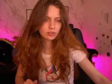 CuteeFoxy  live sex cam