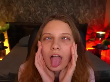 CuteeFoxy  live sex cam