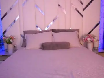CuteeFoxy  live sex cam