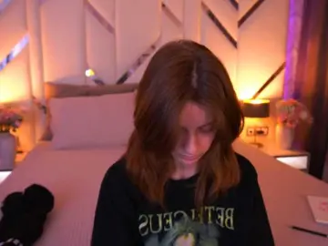 CuteeFoxy  live sex cam