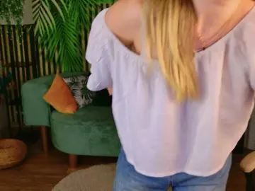 KellyHayden  live sex cam