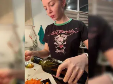 Altertyan  live sex cam