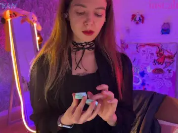 Altertyan  live sex cam
