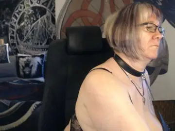 90dTitten  live sex cam