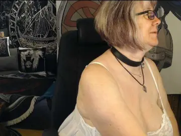 90dTitten  live sex cam