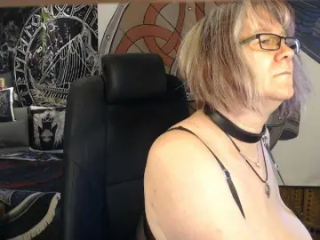 90dTitten  live sex cam