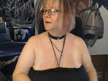 90dTitten  live sex cam