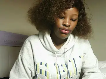 Hot-sexxxy-bitch  live sex cam