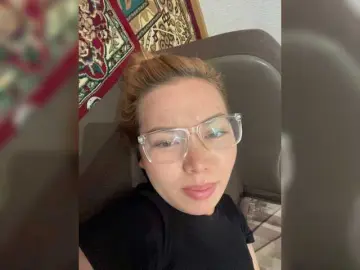 LynnMonica  live sex cam