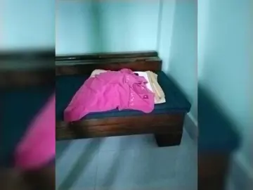 Moon18x  live sex cam
