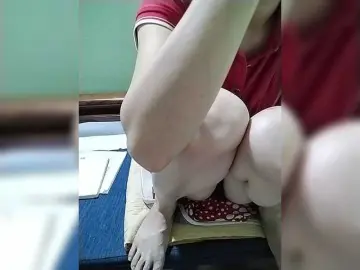 Moon18x  live sex cam