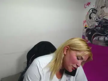 Brithanysmiith  live sex cam