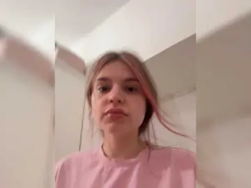 C4ssie  live sex cam