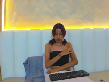 Lulufuller  live sex cam