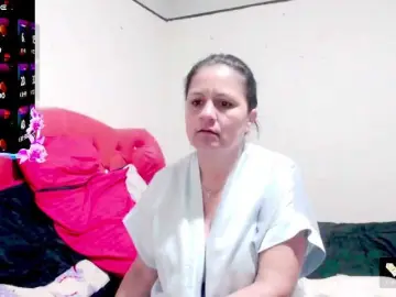 Sexyjhoan81  live sex cam