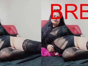 Sexyjhoan81  live sex cam