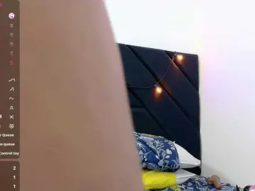 Skinnyindiansluttt  live sex cam