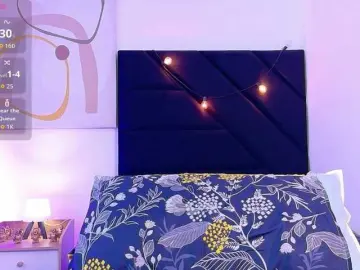 Skinnyindiansluttt  live sex cam