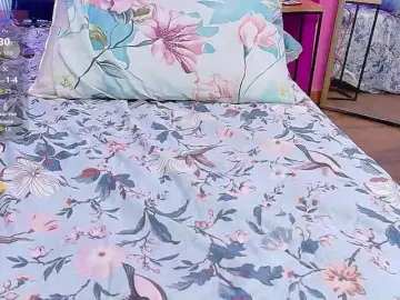 Skinnyindiansluttt  live sex cam
