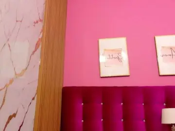 Skinnyindiansluttt  live sex cam