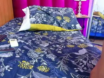 Skinnyindiansluttt  live sex cam