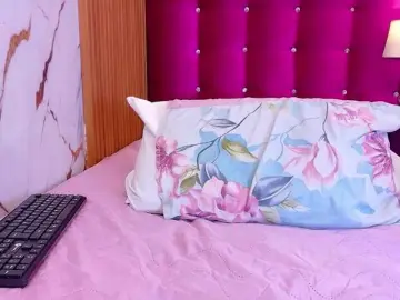Skinnyindiansluttt  live sex cam