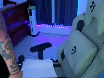 Miacanelaxo  live sex cam