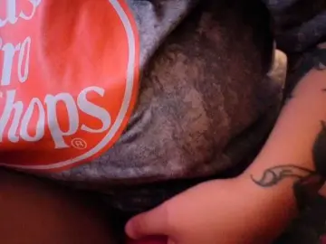 Miacanelaxo  live sex cam