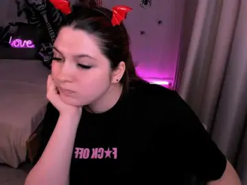 Milenafiery  live sex cam