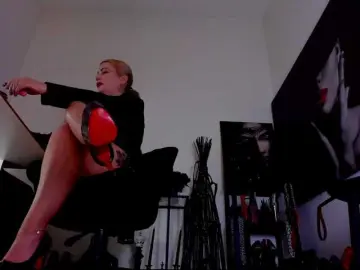 Mistress-Marilyn  live sex cam