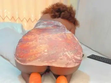 Squirtmaa008  live sex cam
