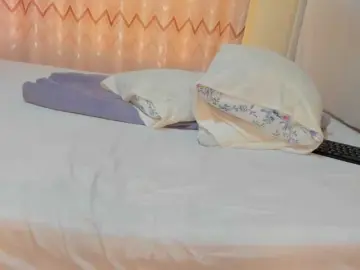 Squirtmaa008  live sex cam