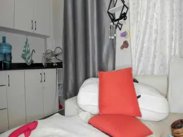 Bigboobsh  live sex cam