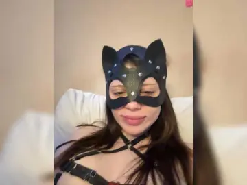 BichPussy52  live sex cam