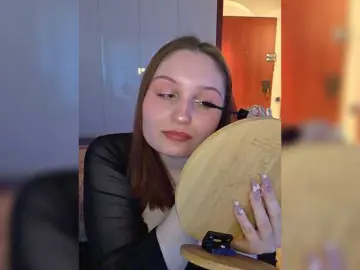 Kiki--Tiki  live sex cam