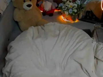 Kristinne13  live sex cam