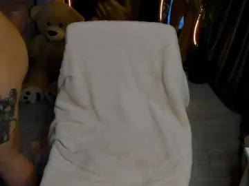 Kristinne13  live sex cam