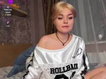 Purebeautie  live sex cam