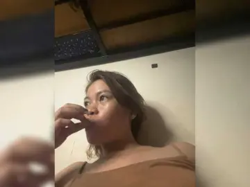 Chix1990  live sex cam