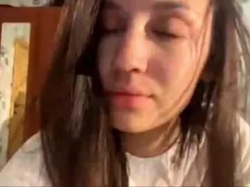 JacquelynClowes  live sex cam