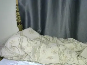 Little-queen  live sex cam
