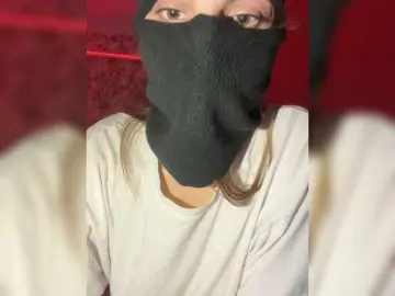 Tania-2  live sex cam