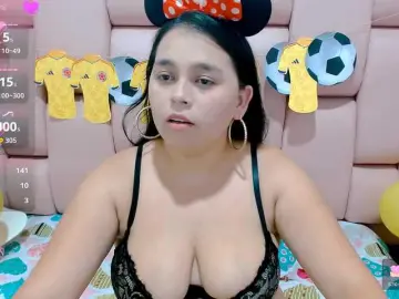 Naylahot18  live sex cam