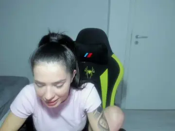 Emasweetxx  live sex cam