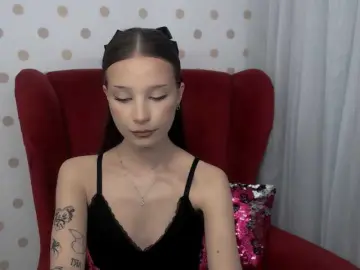 EmilyHoney  live sex cam