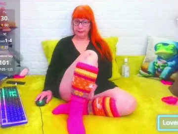 FoxyMature  live sex cam