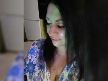 Nikoletta25  live sex cam