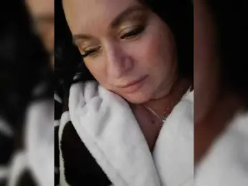 Nikoletta25  live sex cam