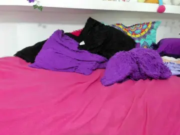 Luciatemptation  live sex cam
